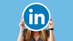 LinkedIn, Clubhouse benzeri sesli sohbet özelliğini kullanıma sunuyor