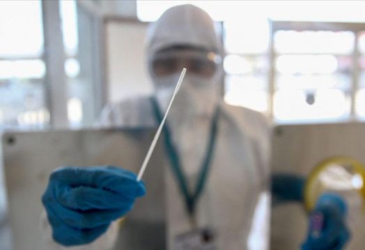 Aşısızlara PCR testi zorunluluğu kaldırıldı