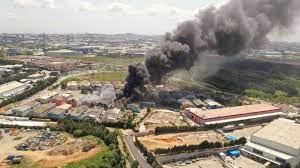 Tuzla’daki fabrikada patlama sonrası büyük yangın 