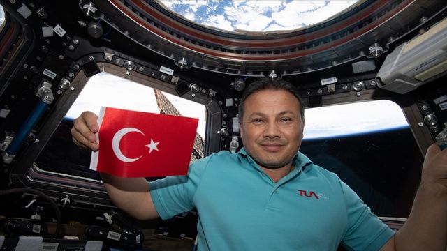 Astronot Gezeravcı